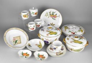 A Collection of Royal Worcester Oven to Tablewares to Comprise Mainly of Evesham Pattern to