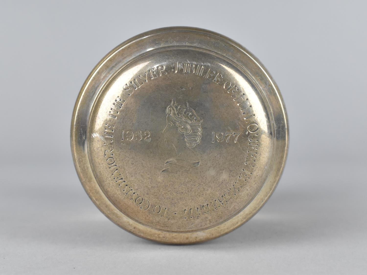A Weighted Silver Commemorative Paperweight, The Silver Jubilee of H.M. Queen Elizabeth II 1952- - Image 3 of 3