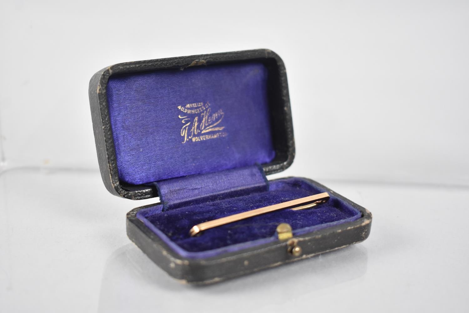 A Boxed 9ct Gold Bar Brooch/Tie Pin, 2.6gms, Fitted Blue Leather Box for TA Henn, Wolverhampton, - Image 3 of 3