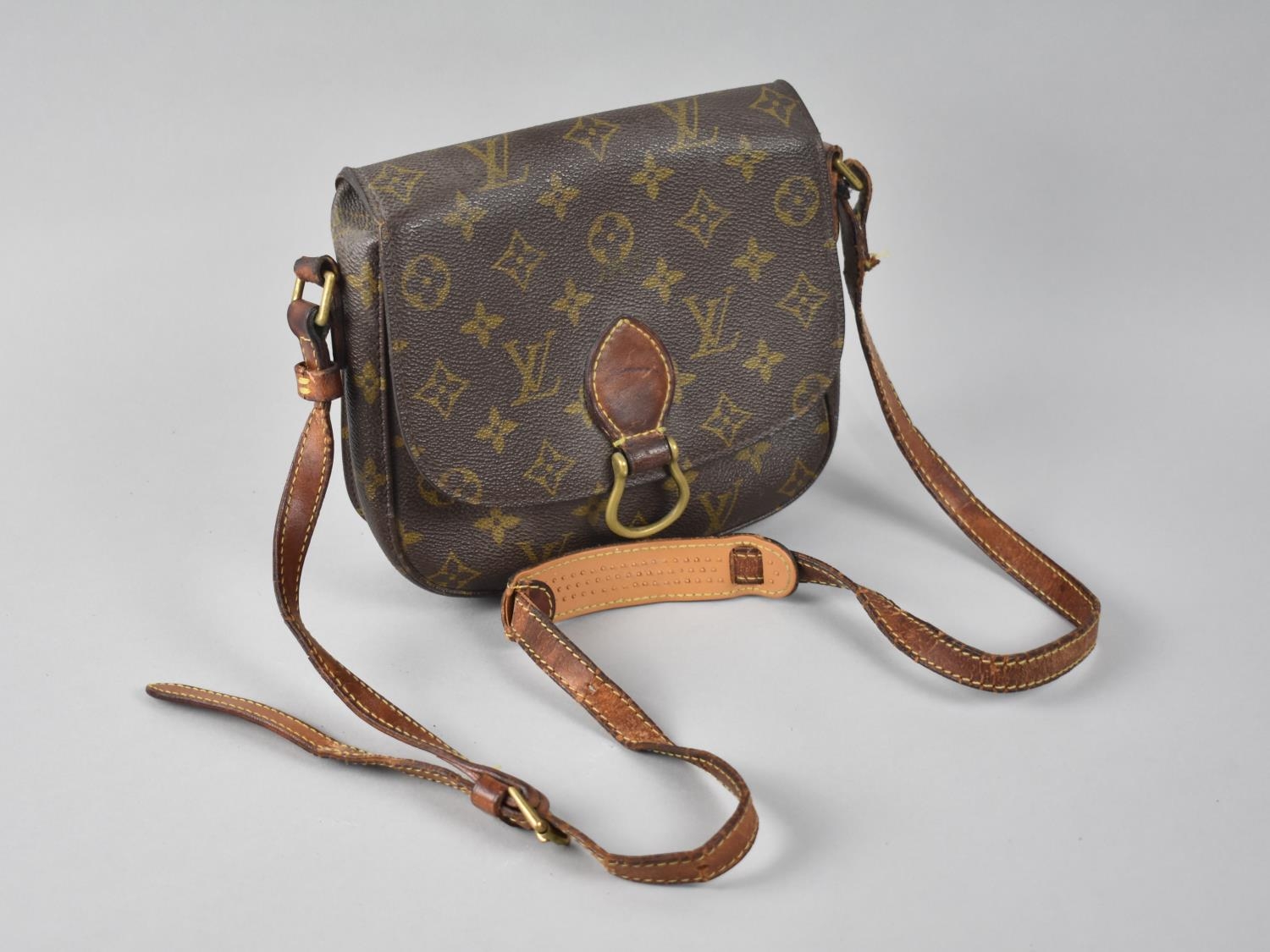 A Vintage Ladies Louis Vuitton Handbag
