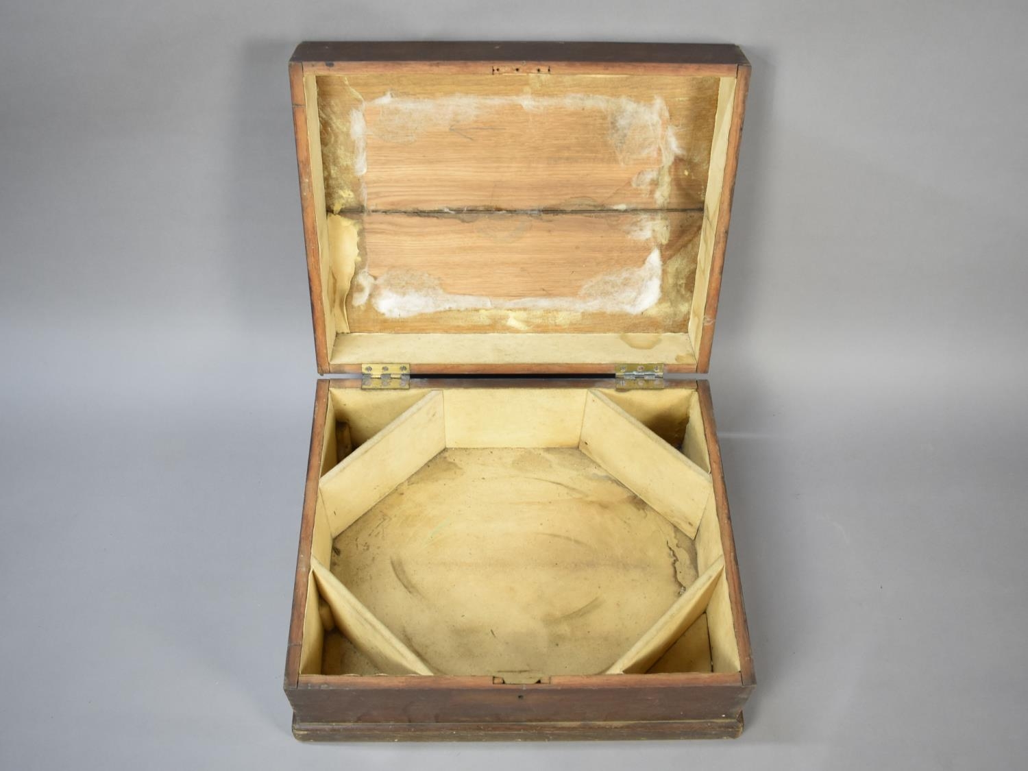 A Vintage Oak Box with Hinged Lid, 61x50x29cms - Image 2 of 2