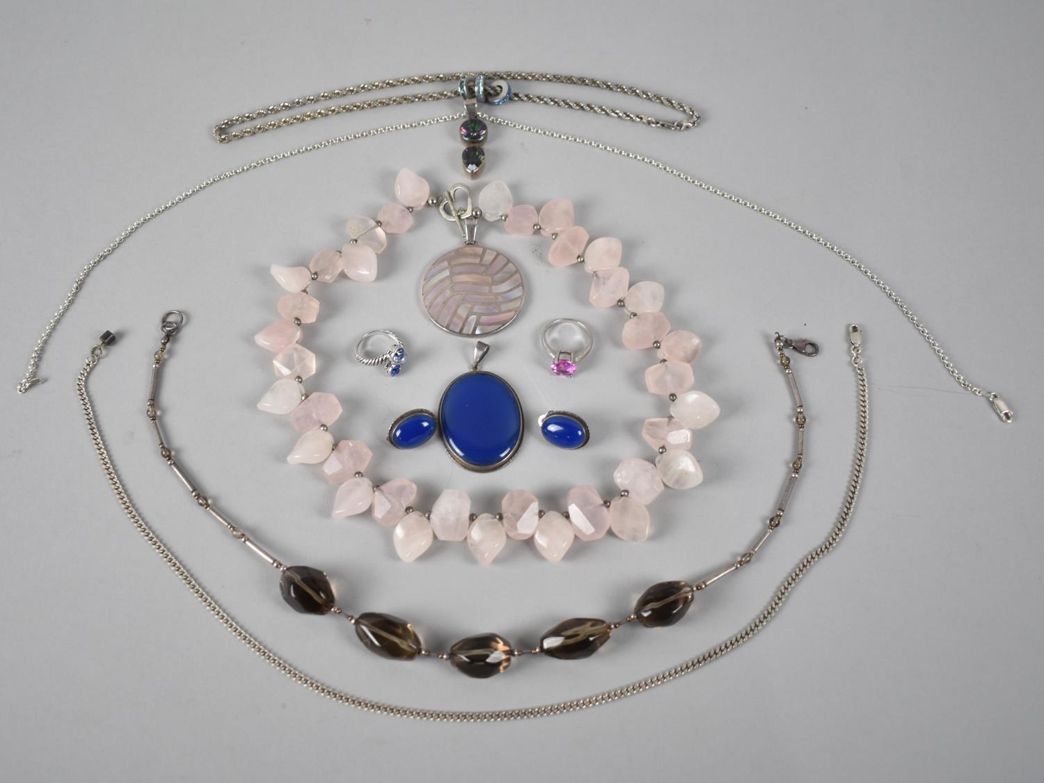 A Collection of Various Silver Jewellery to include Chains, Pendants, Rings, Vintage Agate Brooch (