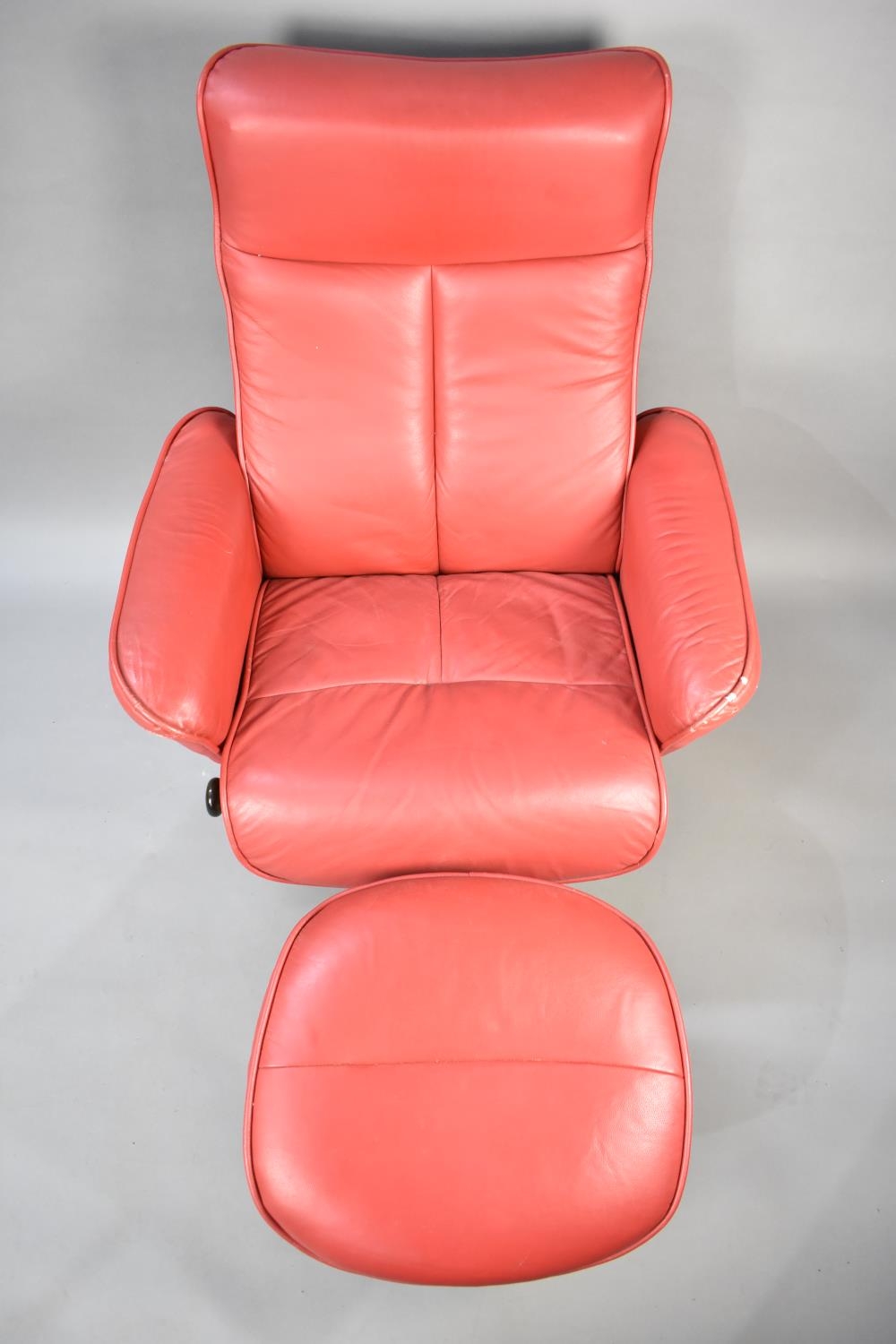 A G-Plan Red Leather Reclining Easy Lounge Swivel Armchair with Matching Footrest - Image 2 of 2