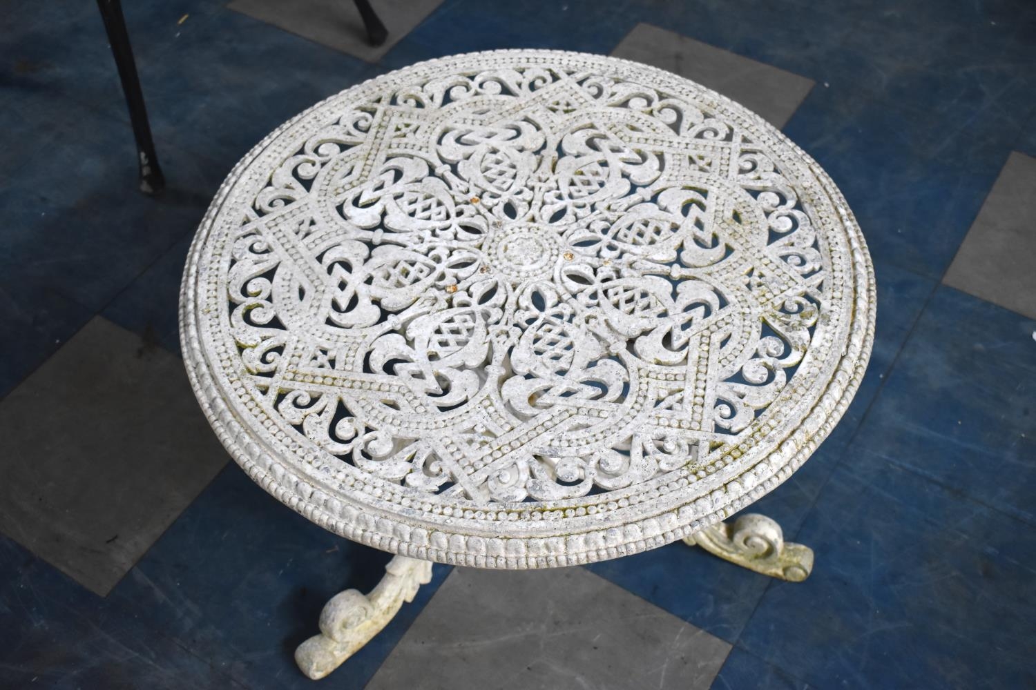 A White Painted Cast Metal Garden Patio Low Table, 60cm Diameter - Image 2 of 2