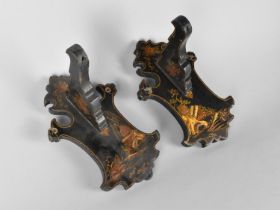 A Pair of Edwardian Chinoiserie Shelf Brackets with Gilded Lacquered Decoration, Each 23cms High