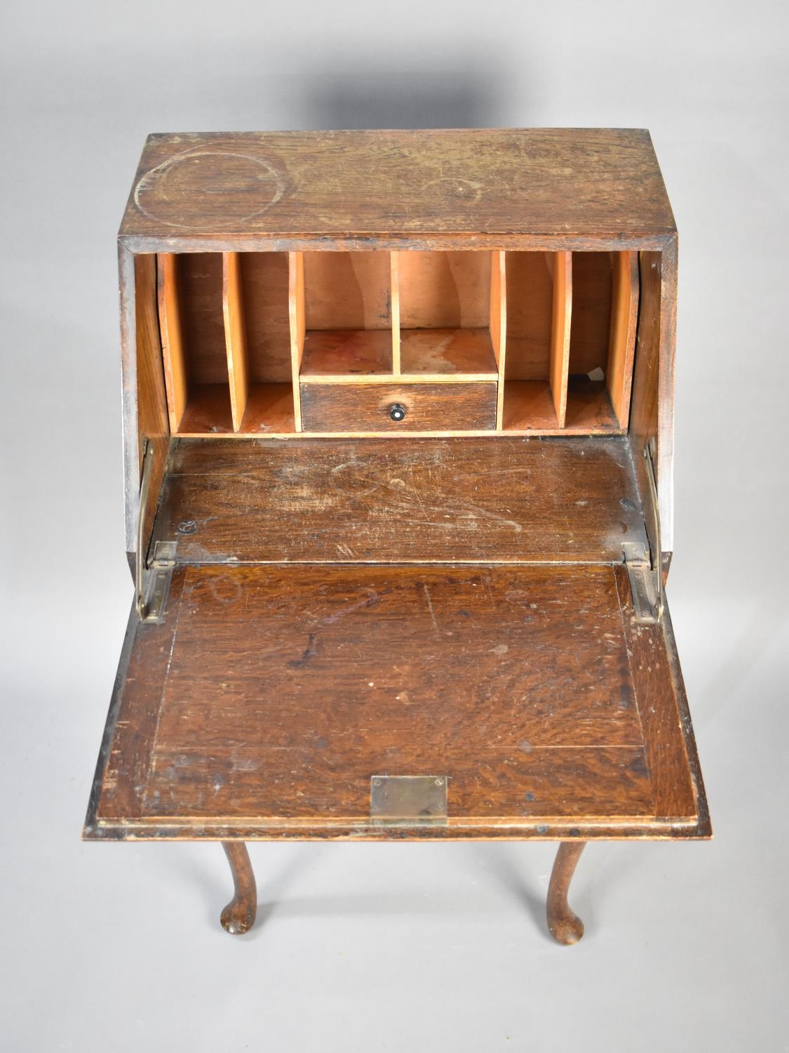 A Mid 20th Century Oak Hall Front Bureau with Single Long Drawer and Cabriole Supports, 52cms Wide - Image 2 of 3