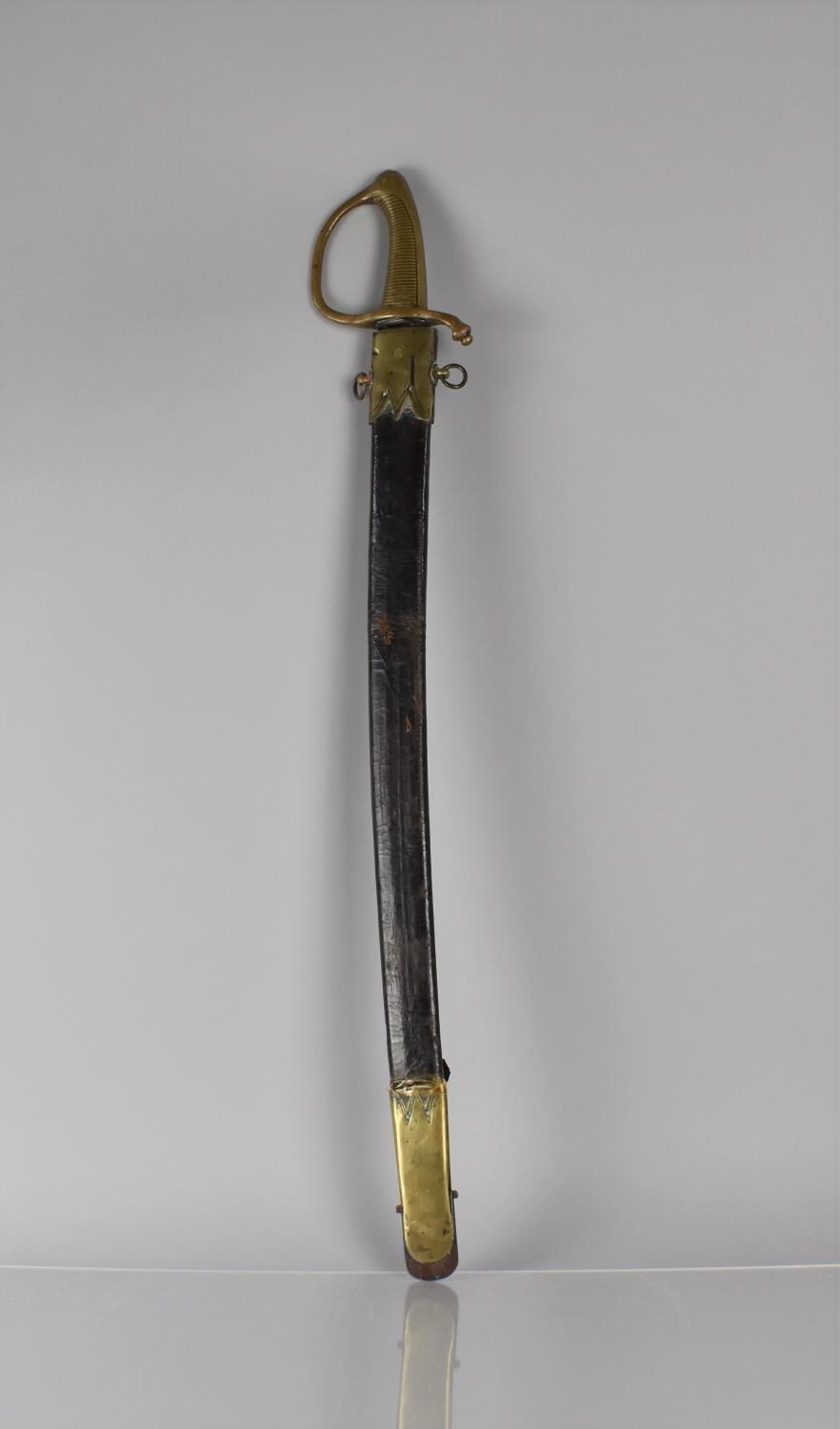 A French 1819 Pattern Briquet Short Sword having Ribbed Brass Grip and Slightly Curved Blade. - Image 2 of 5