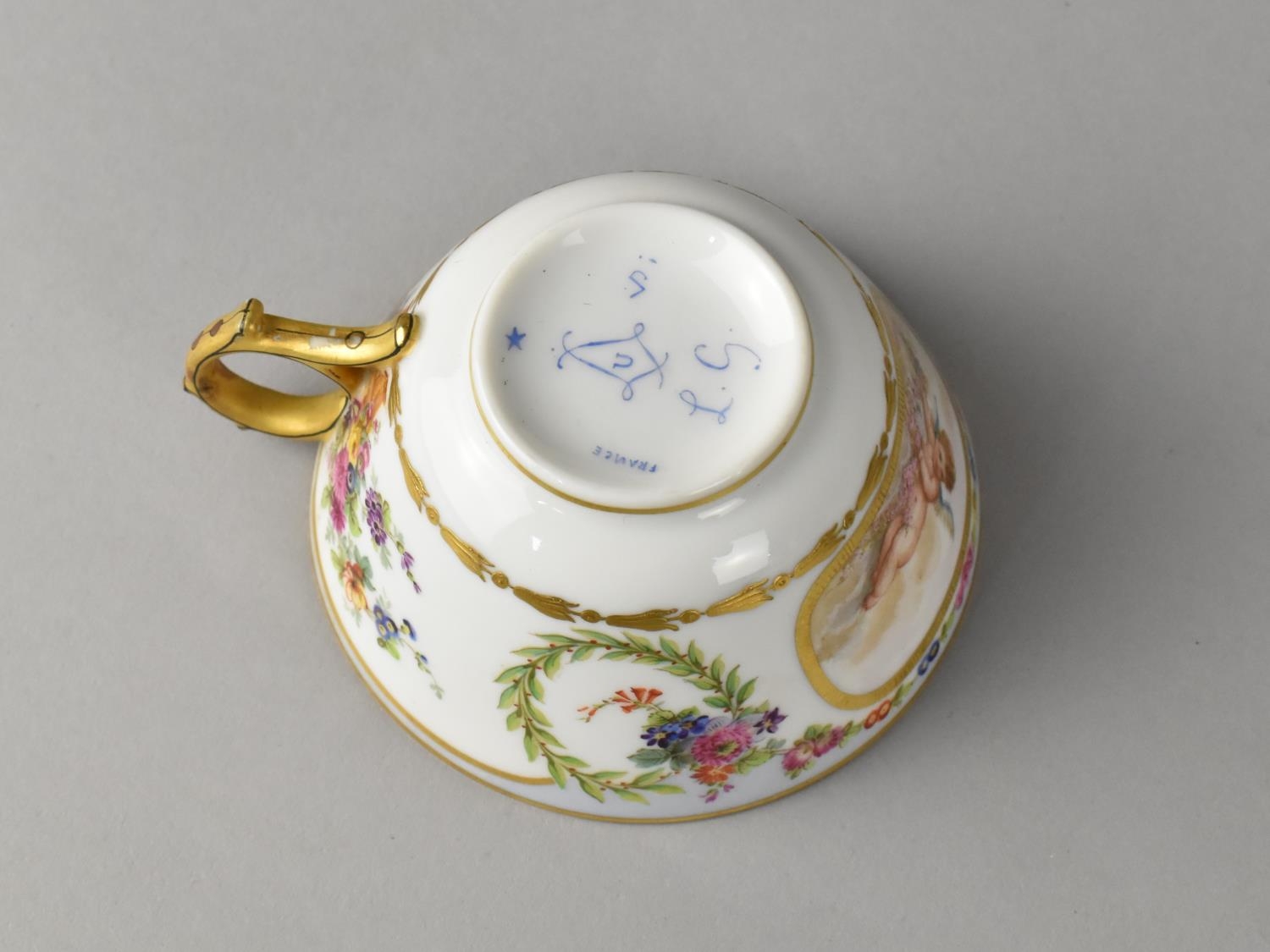 A Sevres Porcelain Cup Decorated with Cherub Cartouche with Gilt Detailing, Laurel Wreaths and - Image 4 of 4