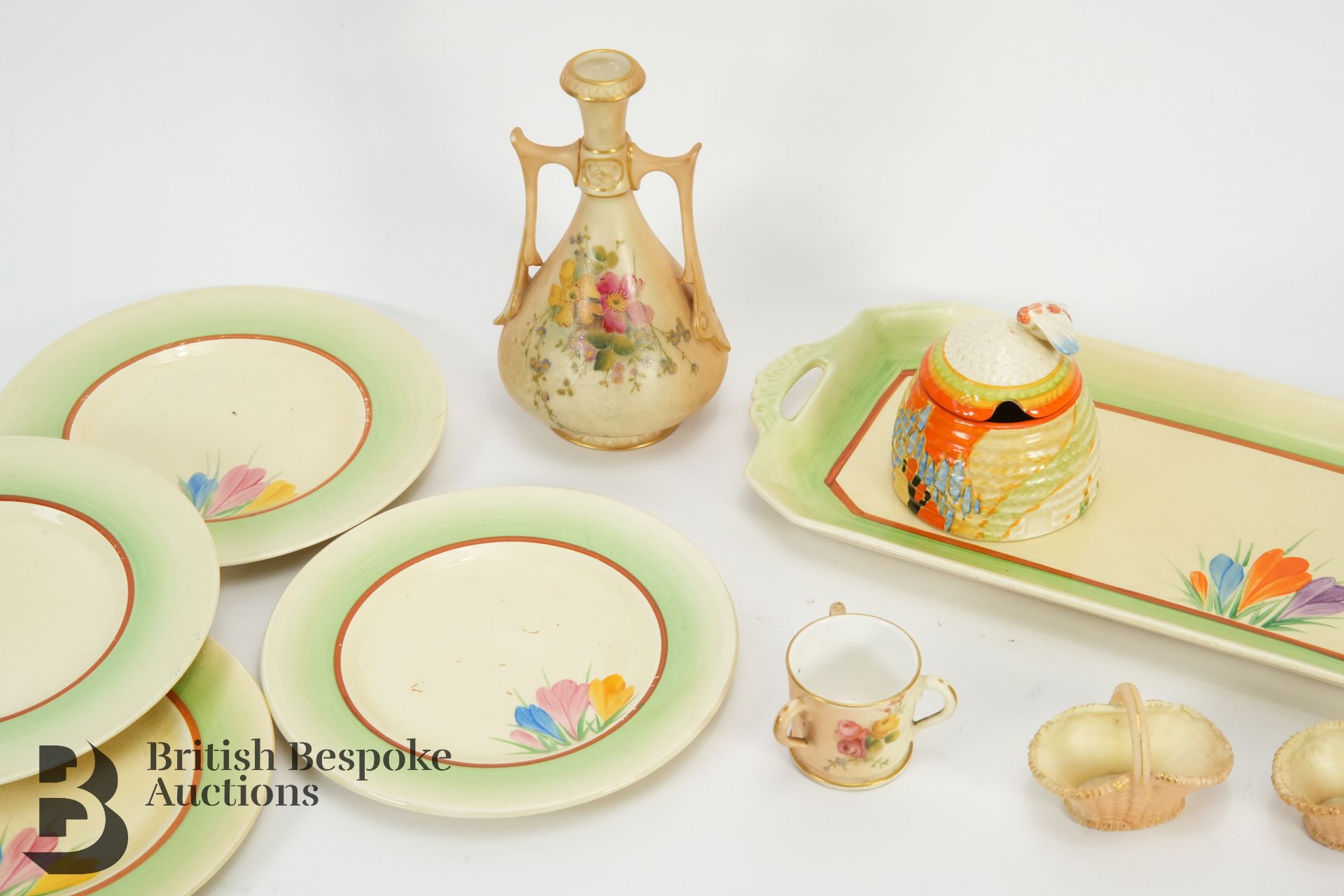 Clarice Cliff Plates and Honey Pot, and Royal Worcester Blush Ware - Bild 3 aus 8