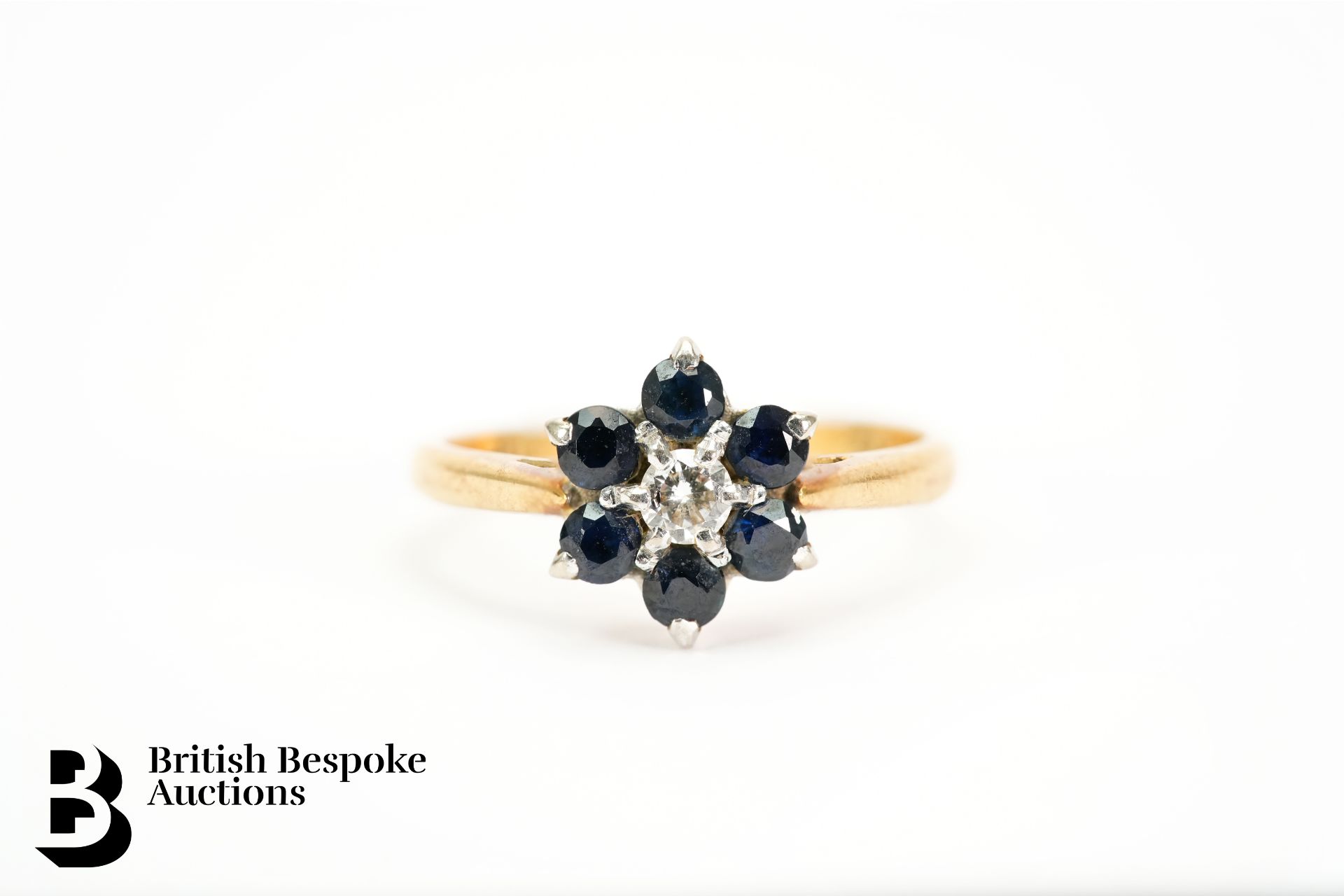 18ct Yellow Gold Sapphire and Diamond Ring - Image 2 of 2