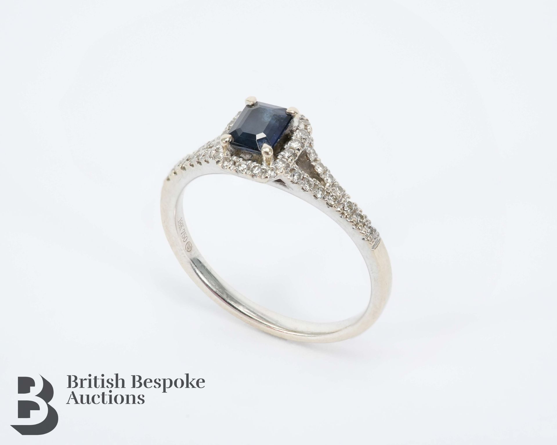 Beaverbrooks 18ct White Gold Sapphire and Diamond Halo Ring - Bild 3 aus 3
