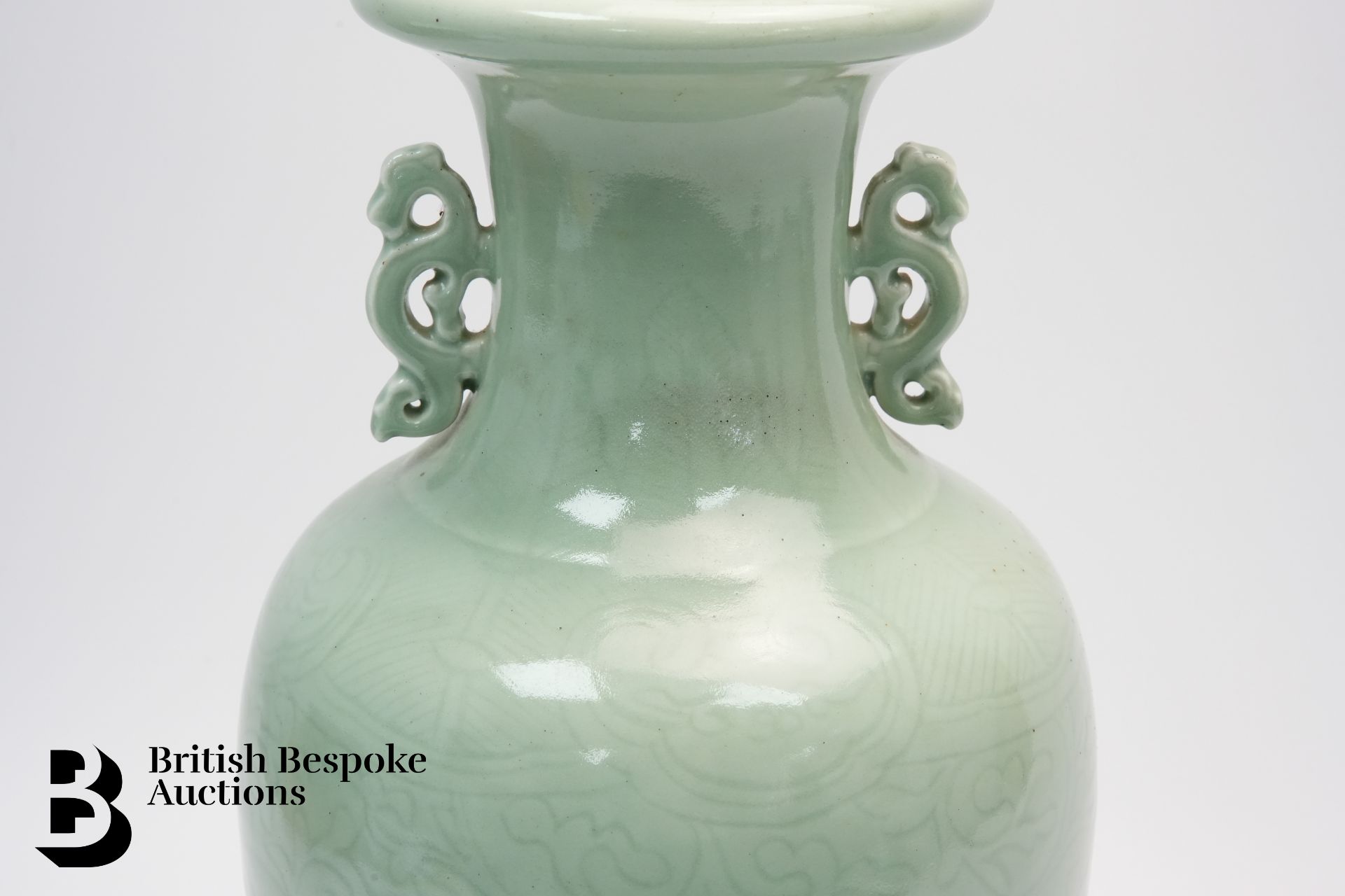 Chinese Celadon Green Vase - Bild 3 aus 7