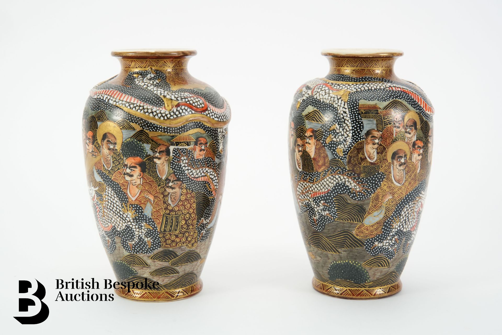 Pair of Japanese Satsuma Vases - Bild 2 aus 3