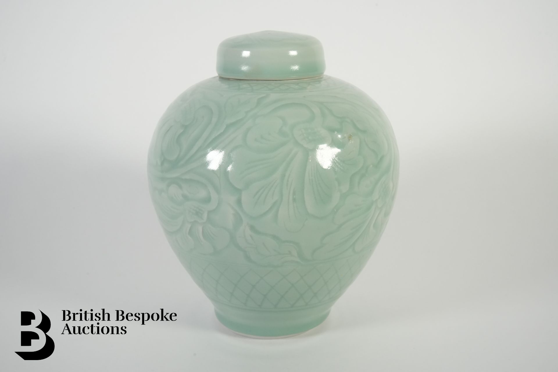 Chinese Celadon Ginger Jar and Cover - Bild 2 aus 6