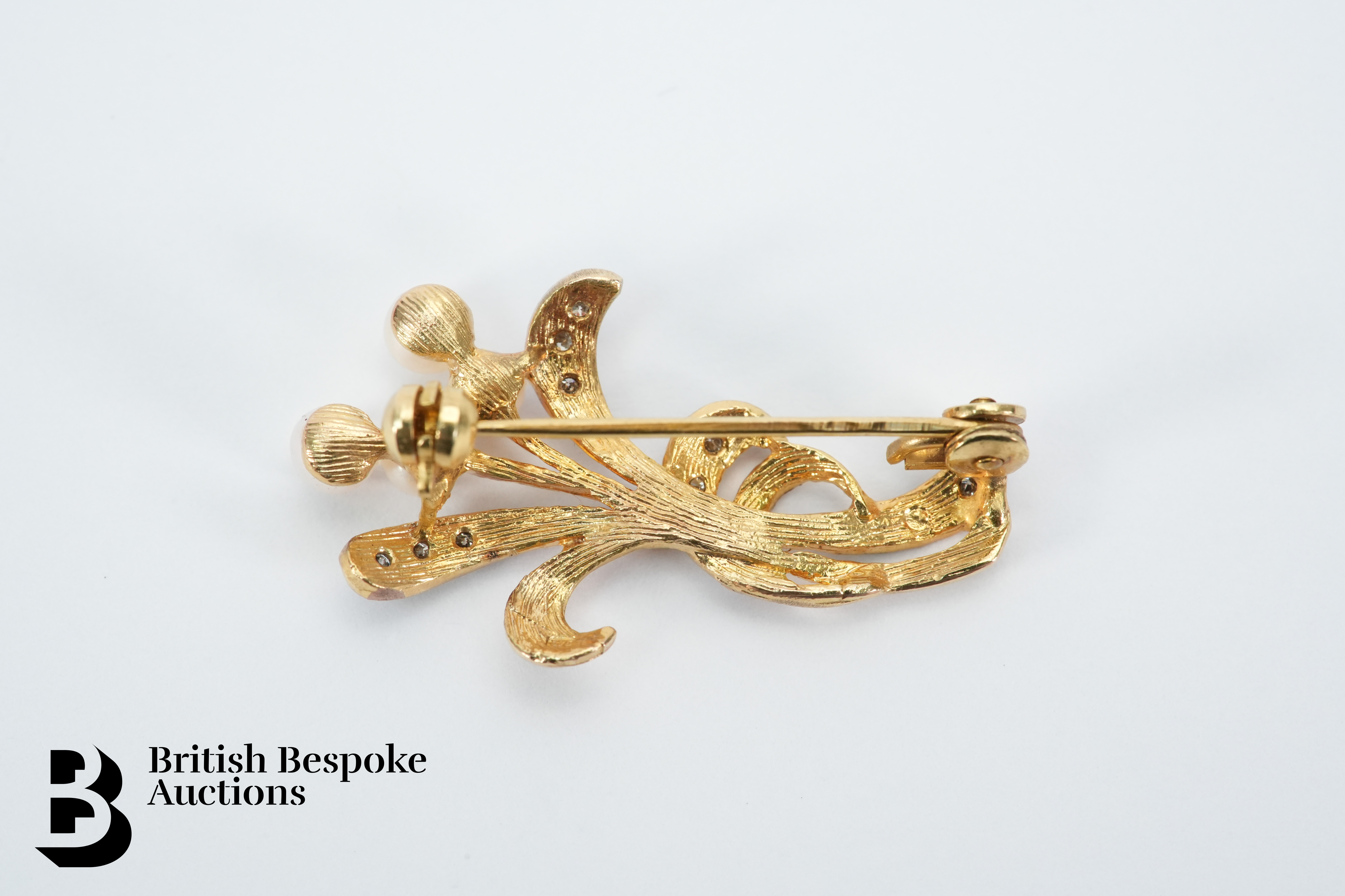 9ct Gold Diamond and Pearl Spray Brooch - Image 2 of 2