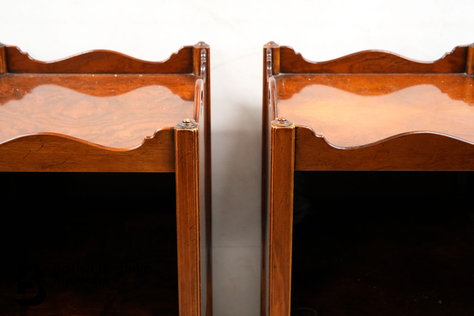 Pair of Bedside Cabinets - Bild 2 aus 6