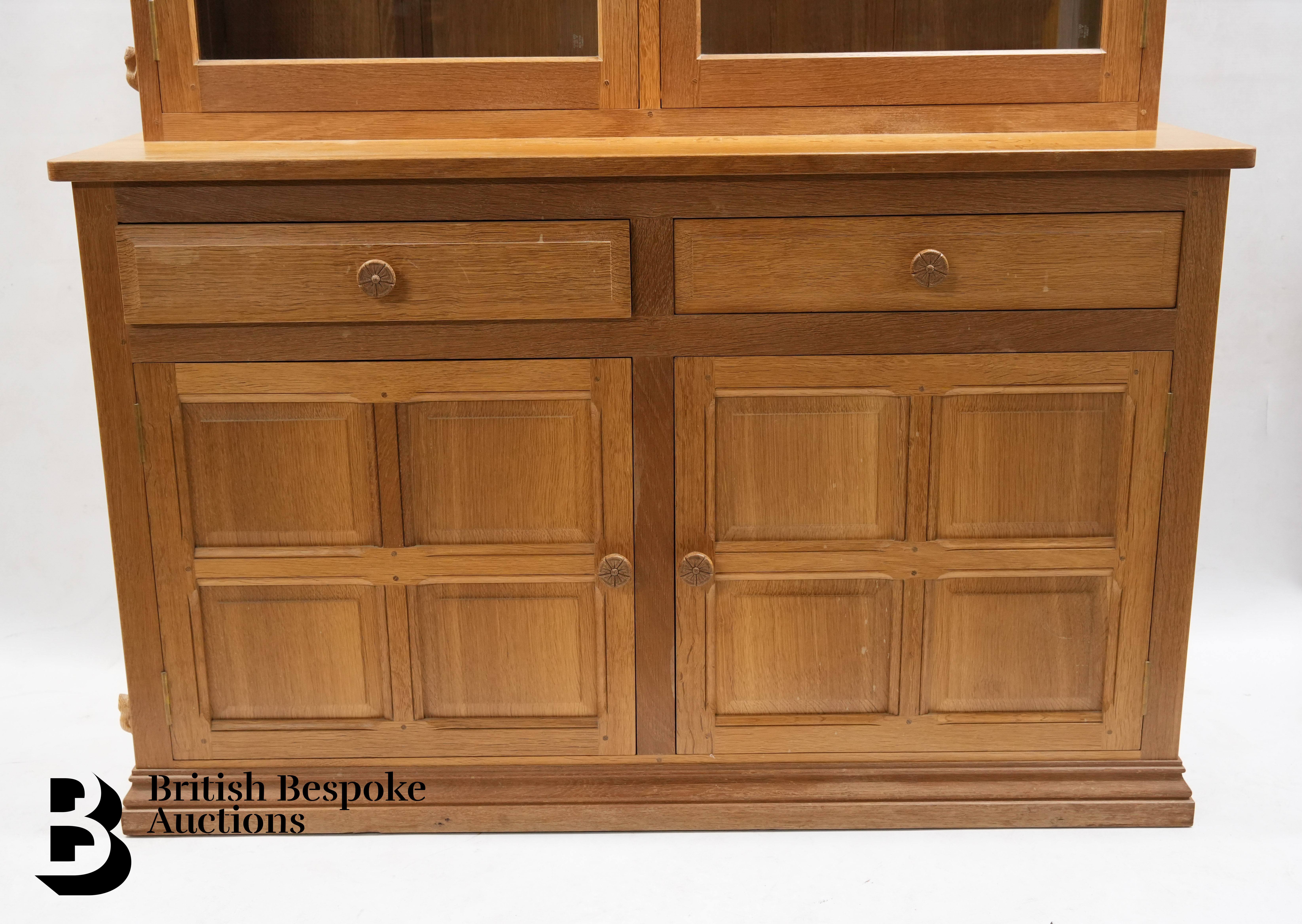 Colin 'Beaverman' Almack Oak Display Cabinet - Bild 3 aus 10