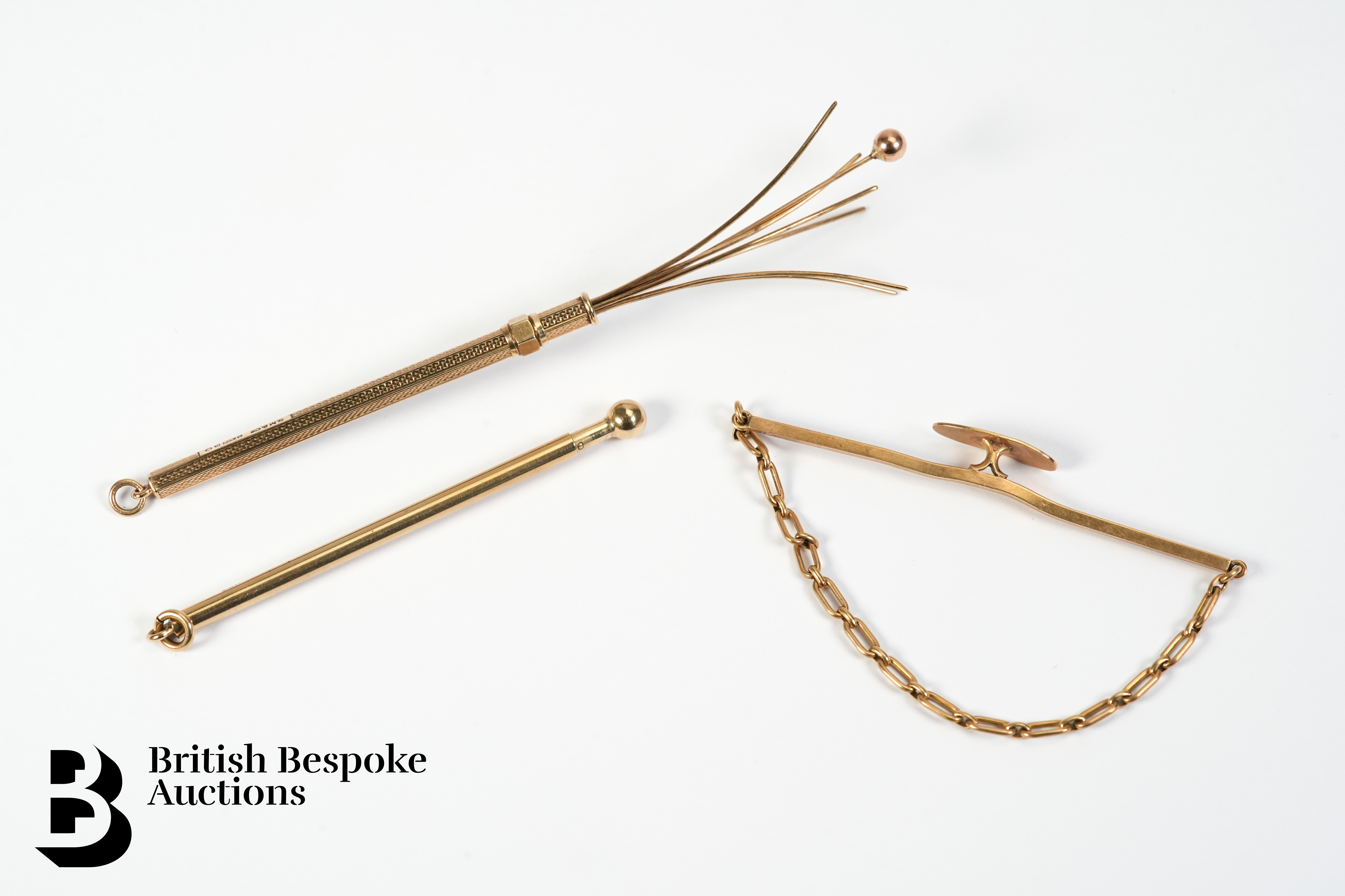 Gentleman's 9ct Gold Items