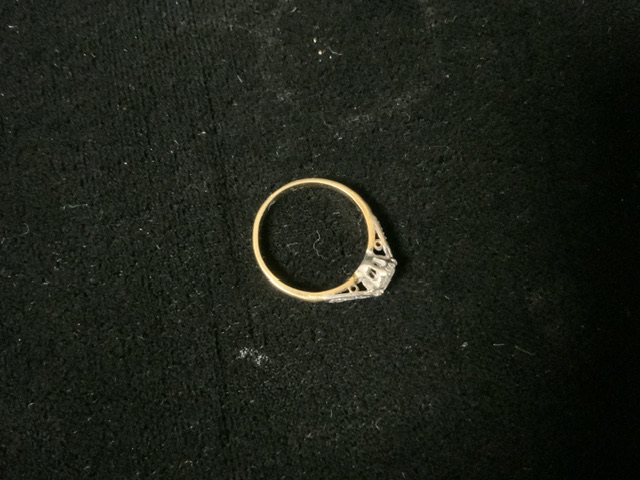 GOLD RING MARKS RUBBED AND JUST UNDER ONE CARAT OF DIAMONDS IN PLATINUM SIZE J - Image 3 of 8