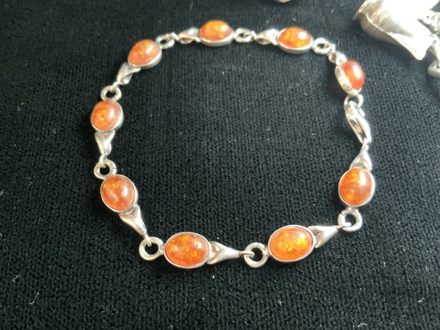 HALLMARKED SILVER WITH CHARMS WITH A HALLMARKED SILVER AND AMBER BRACELET - Image 4 of 5