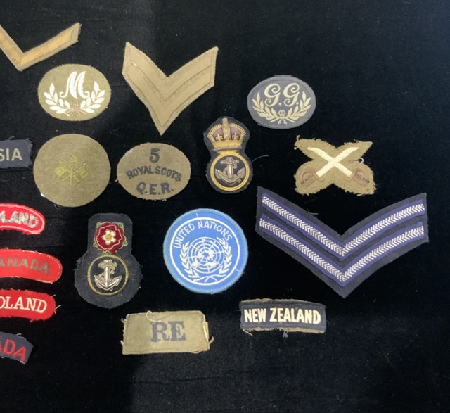 QUANTITY OF MILITARY CLOTH BADGES, NAVY, ARMY AND MORE - Image 2 of 3