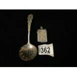 VICTORIAN HALLMARKED SILVER STRAINER SPOON/SUGAR SIFTER, DATED 1895 BY JAMES DEAKIN & SONS,13CM