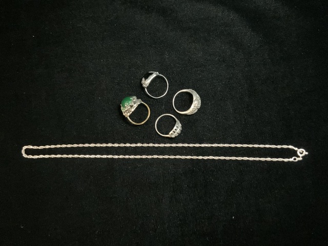 MIXED SILVER JEWELLERY RINGS AND CHAIN - Image 3 of 6