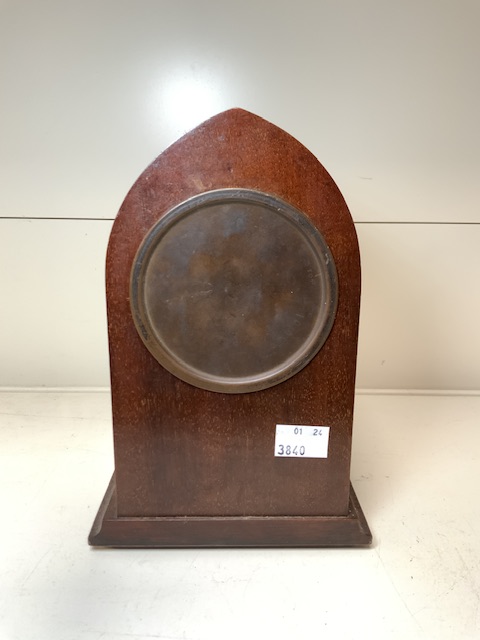 SMALL EDWARDIAN DOME SHAPED CLOCK IN MAHOGANY 22CM - Image 3 of 4