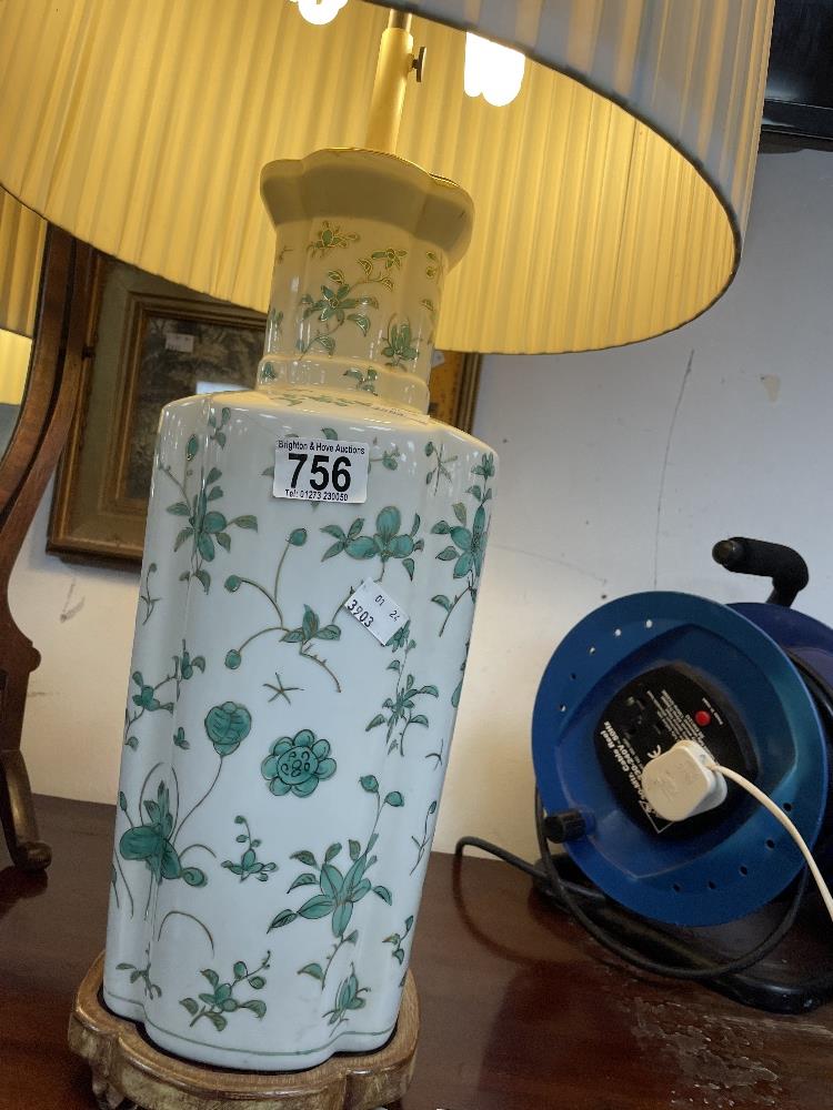 CHINESE PORCELAIN TABLE LAMP 85CM - Image 2 of 2