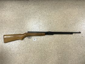 VINTAGE MODEL 322 (11835) UNDER LEVER AIR RIFLE MARKED FOREIGN 111CM