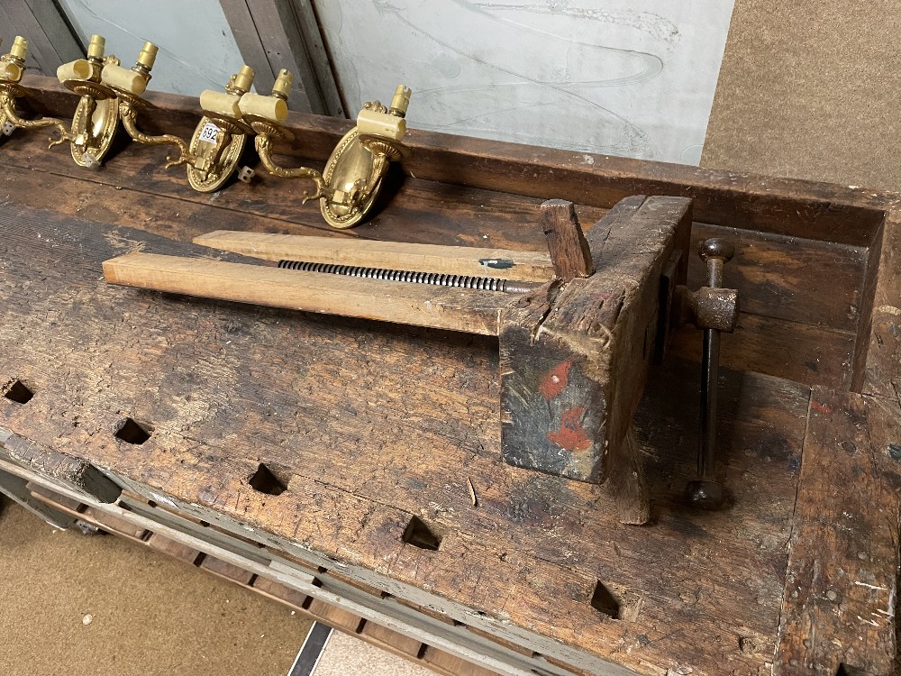ANTIQUE WORK BENCH WITH VICE 152 X 54CM - Image 2 of 3