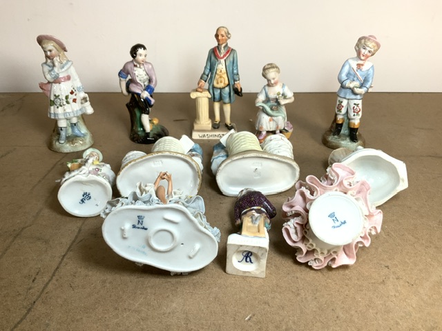 TWELVE SMALL CONTINENTAL PORCELAIN FIGURES INCLUDING A 19TH-CENTURY DREDEN AUGUSTUS REX FIGURE OF - Image 3 of 5