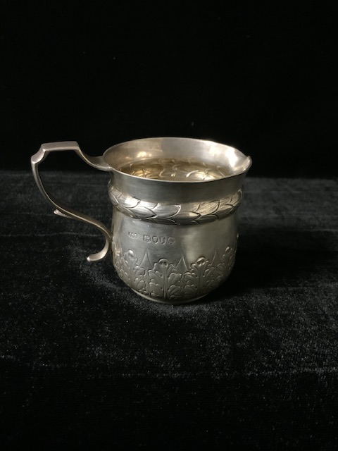 VICTORIAN HALLMARKED SILVER CREAM JUG BY JOHN SEPTIMUS BERESFORD DATED 1884 7CM 76 GRAMS - Bild 2 aus 4