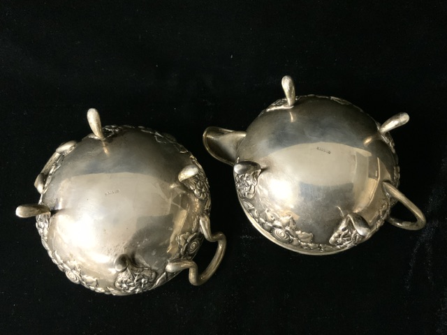 CONTINENTAL 830S SILVER MILK JUG AND SUGAR BOWL DECORATED WITH FLOWERS 354 GRAMS - Bild 4 aus 5