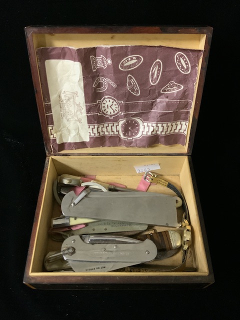 VINTAGE PLAYING CARD BOX WITH VINTAGE PEN KNIVES, GIRL GUIDES (494338), SHARP'S TOFFEE, WATTS - Bild 2 aus 6