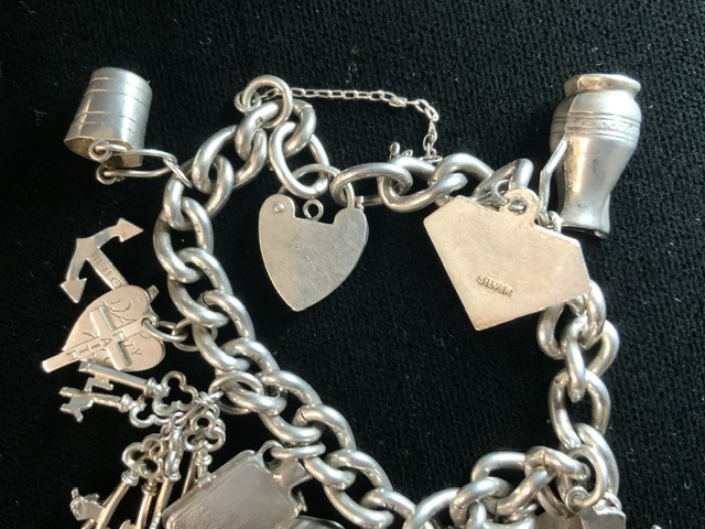 HALLMARKED SILVER WITH CHARMS WITH A HALLMARKED SILVER AND AMBER BRACELET - Image 3 of 5