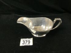 HEAVY HALLMARKED SILVER OVAL SAUCE BOAT WITH CAST BORDERS DATED 1949 BY GLADWIN LTD 15CM 188 GRAMS