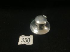 EDWARDIAN HALLMARKED SILVER CAPSTAN INKWELL DATED 1910 MAKERS MARK RUBBED, 7CM