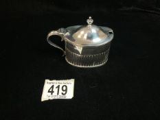 VICTORIAN HALLMARKED SILVER OVAL HALF FLUTED MUSTARD POT CHESTER DATED 1899 BY GEORGE NATHAN &