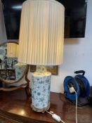 CHINESE PORCELAIN TABLE LAMP 85CM