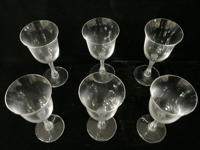 SIX LALIQUE BARSAC SHERRY GLASSES SIGNED TO BASE 15CM - Bild 3 aus 4