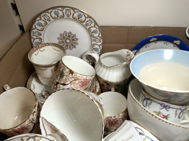 QUANTITY OF MIXED CHINA INCLUDING ART DECO TAMSWARE (MAY TIME), FLORAL GILT DECORATION, TEACUPS, - Image 2 of 7