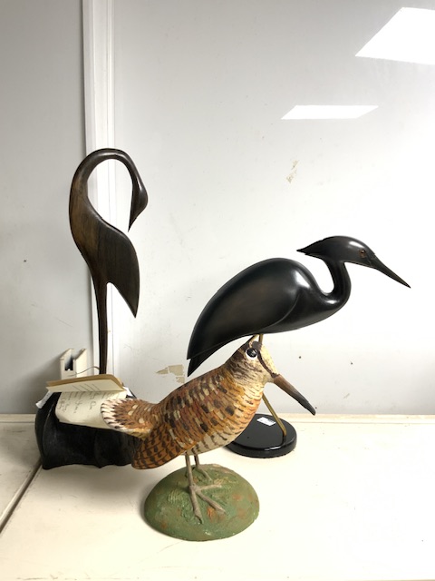 THREE BIRD FIGURES, TWO WOODEN FROM THE FEATHER GALLERY AND CELTIC ROOTS STUDIO, AND A CERAMIC - Image 2 of 8