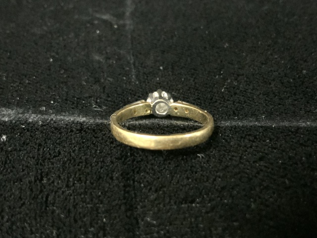 GOLD RING MARKS RUBBED AND JUST UNDER ONE CARAT OF DIAMONDS IN PLATINUM SIZE J - Image 6 of 8