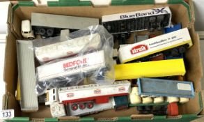 MIXED VINTAGE PLAYWORN LORRIES/TRUCKS INCLUDES DINKY, CORGI, LION CAR, NZG (WEST GERMANY) AND (