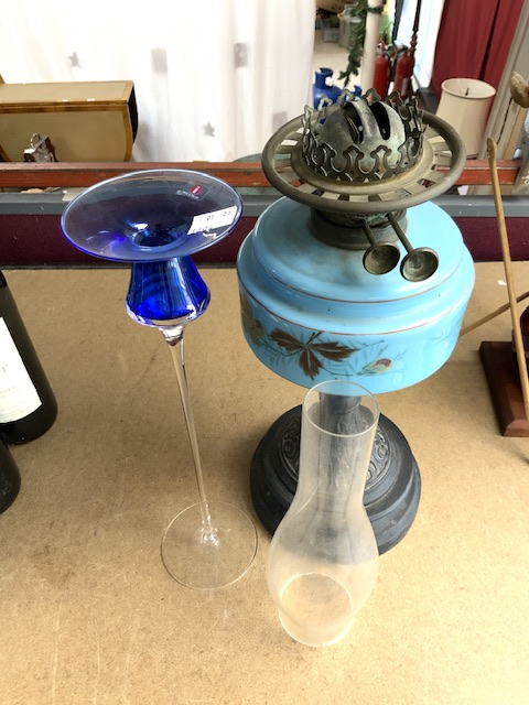 VICTORIAN OIL LAMP WITH A FINNISH GLASS CANDLESTICK - Image 4 of 4