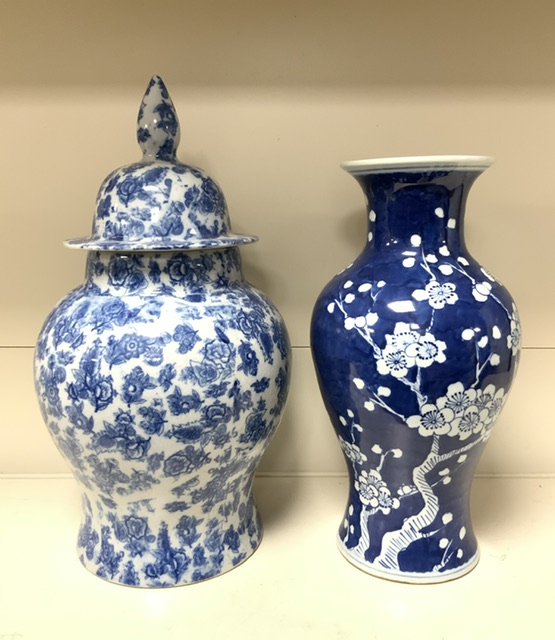 TWO CHINESE BLUE AND WHITE VASES ONE DECORATED WITH A BLOSSOM DECORATION LARGEST; 46CM - Image 2 of 5