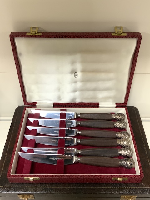 MIXED CANTEEN OF CUTLERY INCLUDES RETRO AND SILVER-PLATED - Image 4 of 7