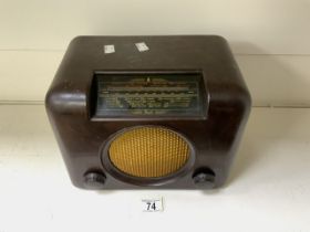 VINTAGE BAKELITE BUSH RADIO TYPE D.A.C. 90A SERIAL NO 73/75821 ( SUPPLIED BY HARRODS LTD LONDON )