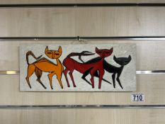 CERAMIC WALL PLAQUE DEPICTING CATS FROM SAN MARINO; 33 X 14CM